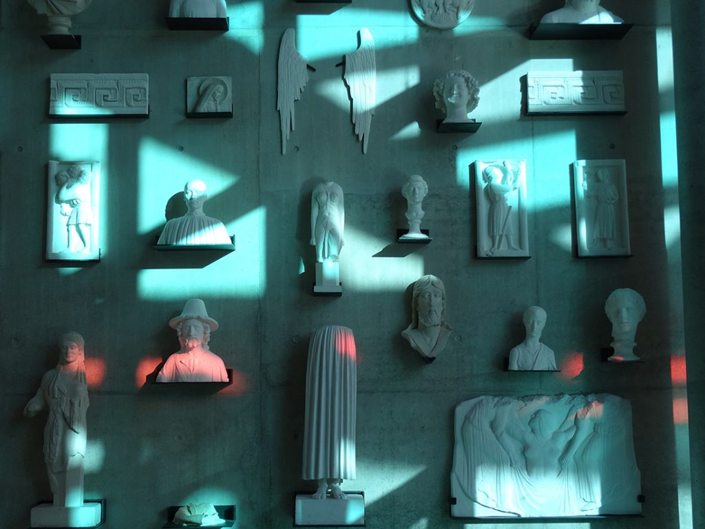 gypsothèque de l'ENSAD Nancy avec reflet de la verrière d'Artem